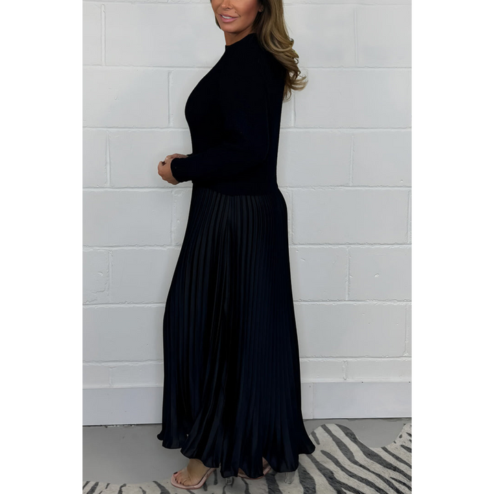 Veronika | Unikalna sukienka z detalicznym dołem