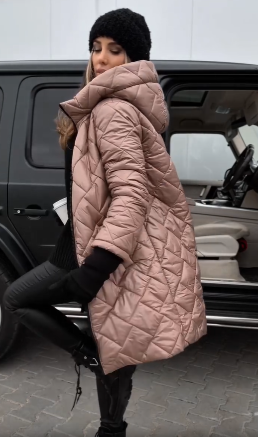 Margot | Elegant quilted down jacket with hood