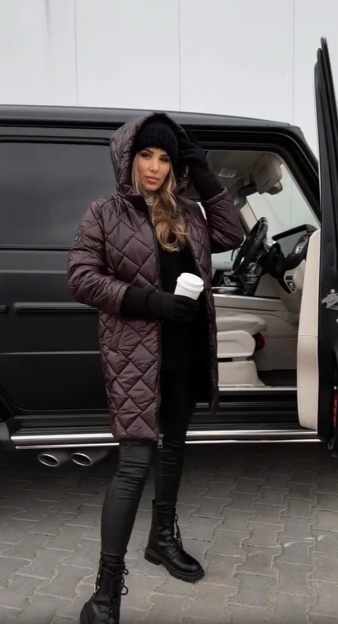 Margot | Elegant quilted down jacket with hood